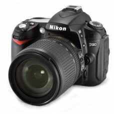 Nikon D90 kit 18-105